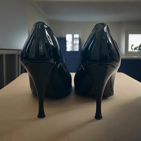 Stuart Weitzman Heels - Picture 4 of 9